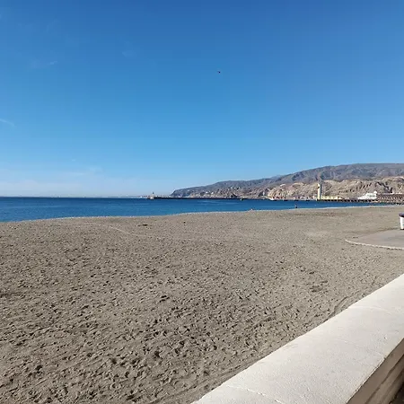 Veguita 2: Piso Renovado A 3 Min De La Playa Almeria