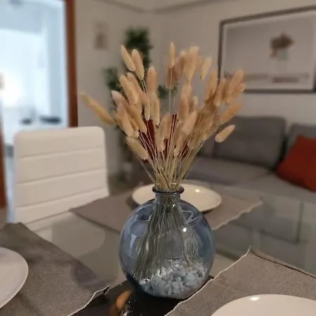 Apartment Veguita 2: Piso Renovado A 3 Min De La Playa *